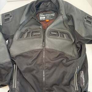 ICON Motorsports Jacket CONTRA 2 STLTH Size: Large motorcycle jacket